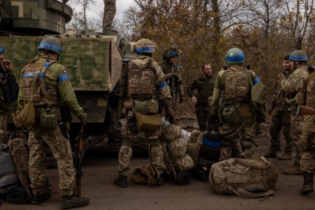 Украины парламент хоригдлуудыг армид элсүүлэх хуулийн төслийг баталлаа