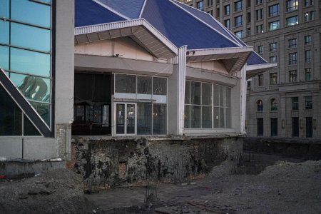 Циркийн газарт 