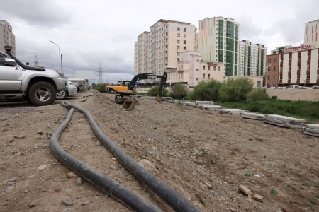 Үерийн эрсдэлтэй бүсэд барьсан барилга байгууламжийг буулгаж, даланг хүчитгэж байна