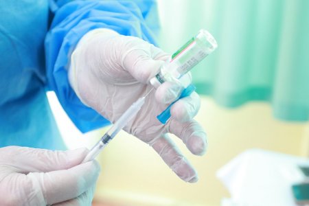 Халдвар авсан 10 хүн тутмын 9 нь бүрэн вакцингүй байна