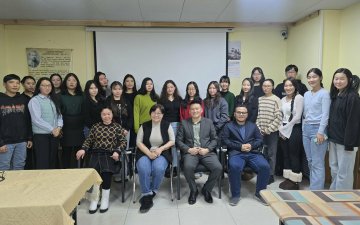 Доктор (Ph.D) Г. АЛТАНСҮХ “XII зууны монголчуудын нийгмийн байгууллын судалгааны арга зүйн асуудал” сэдвээр лекц уншлаа.