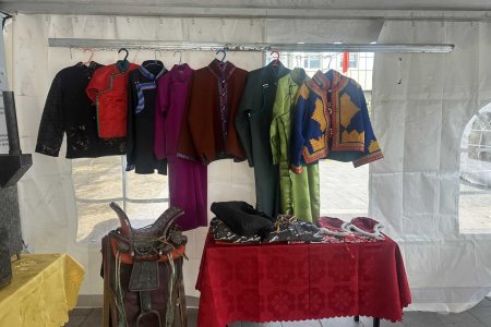 ХОЙД БҮСИЙН ЗӨВЛӨЛ АНХДУГААР ХУРАЛДААН БУЛГАН АЙМАГТ ЗОХИОН БАЙГУУЛАГДАЖ БАЙНА.