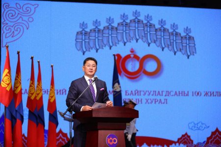 Монгол Улсын Ерөнхийлөгч У.Хүрэлсүх Хан Хэнтий уулын аймаг байгуулагдсаны 100 жилийн ойн баярын хуралд оролцлоо