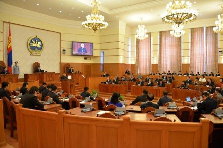УИХ-ын ээлжит бус чуулганы нэгдсэн хуралдаан эхэллээ