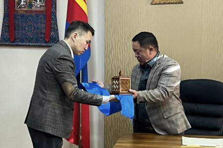 Сумын Засаг дарга нар тамгаа солилцлоо