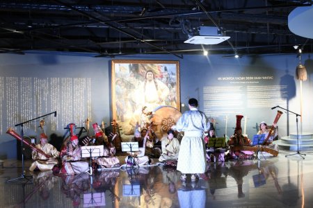 “Хаан найрал” чуулга Монгол хаадын ордонд тоглогдож байсан бүтээлийг 3000 жилийн өмнөх хөгжмийн зэмсгээр тоглоно