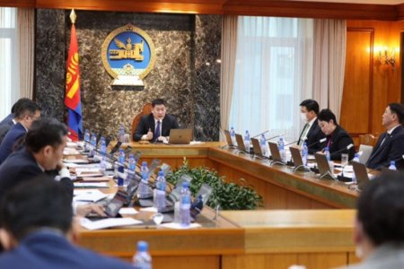 Засгийн газрын ээлжит хуралдаан үргэлжилж байна