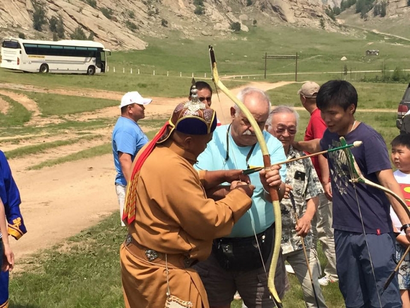 PRACTICE MONGOLIAN TRADITIONAL ARCHERY