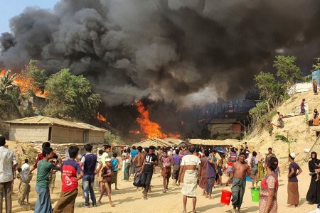 Бангладеш улсад дүрвэгсдийн хуаранд гал гарсны улмаас 12 мянган хүнийг нүүлгэн шилжүүлжээ