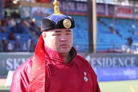 Э.Оюунболдын “Аварга” цолыг хурааж, түүнд унасан бөхчүүдэд улсын цол чимэг олгохоор шийдвэрлэлээ