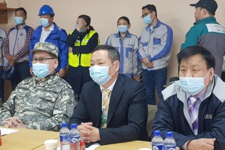 Шадар сайд Ө.Энхтүвшин Төв цэвэрлэх байгууламжийн үйл ажилтай танилцаж байна