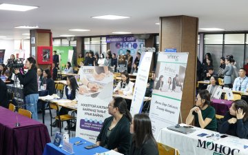 “JOB FAIR-2024” НЭЭЛТТЭЙ АЖЛЫН БАЙРНЫ ӨДӨРЛӨГ ЗОХИОН БАЙГУУЛАГДЛАА