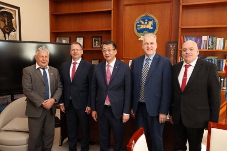 MEETING HELD WITH REPRESENTATIVES FROM GERMANY'S FAV ORGANIZATION