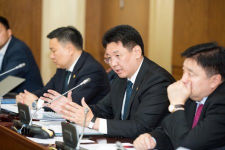 У.Хүрэлсүх: 2019 оноос хотод утаа шүүгчгүй автотээврийн хэрэгслийг хөдөлгөөнд оролцуулахгүй