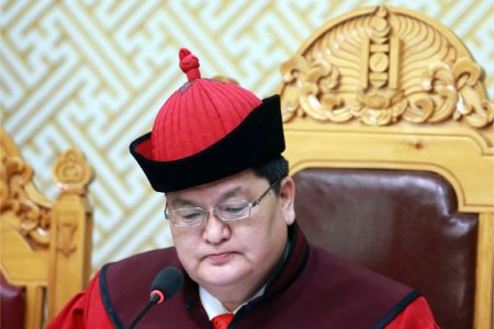 ҮНДСЭН ХУУЛИЙН ЦЭЦИЙН ДАРГЫГ ХҮСЭЛТИЙНХ НЬ ДАГУУ ЧӨЛӨӨЛӨВ
