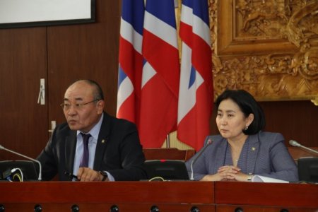 Д.Эрдэнэбат: Тэтгэврийн зээлийг тэглэх Ерөнхийлөгчийн санаачлагыг бүрэн дэмжиж байна