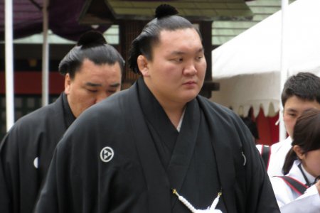 Хакухо мэдүүлэг өгчээ