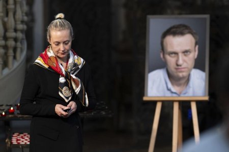 ОХУ-ын сөрөг хүчний удирдагч агсан А.Навальныйг хордуулж алсныг шинжилгээгээр тогтоосон гэж эхнэр нь мэдэгдлээ