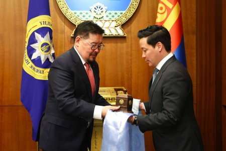 Алтанхуягийн Үйлстөгөлдөрийг Ерөнхийлөгчийн Тамгын газрын даргаар томиллоо