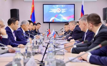 Монгол Улс, ОХУ-ын Шадар сайд нар бүс нутгийн хамтын ажиллагааг өргөжүүлэх, төслүүдийг эрчимжүүлэх талаар санал нэгдлээ 