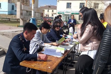 Налайх дүүрэгт төрийн үйлчилгээ, эрх зүйн зөвлөгөө өгөх өдөрлөг боллоо