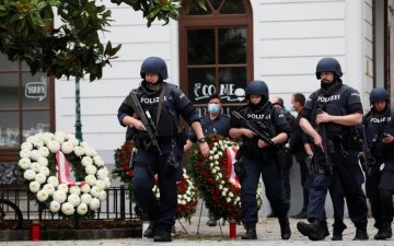 Австри улсад үндэсний хэмжээнд гурван өдрийн турш гашуудал зарлаж байна Исламын улс бүлэг Вена хотод болсон халдлагыг зохион байгуулсан хэмээн мэдэгджээ