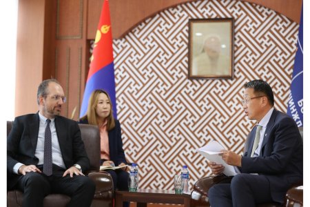 БОЛОВСРОЛЫН СЭТГЭЛ ЗҮЙЧДИЙГ НЭМЭГДҮҮЛЭХ, АЖИЛЛАХ ОРЧНЫГ САЙЖРУУЛАХАД ДЭМЖЛЭГ ҮЗҮҮЛЭХИЙГ ХҮСЛЭЭ