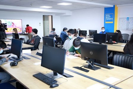 10,000 программист бэлтгэх төслийг дэмжиж, 23 хүүхдэд 100 хувийн тэтгэлэг олголоо