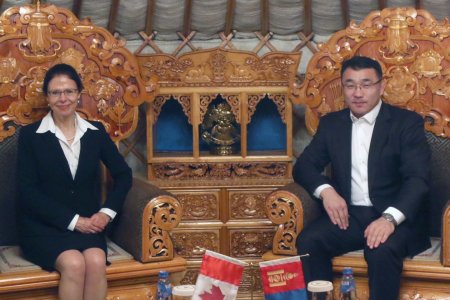 Хотын дарга Канад Улсаас Монгол Улсад суугаа Элчин сайдыг хүлээн авч уулзав