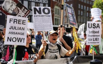 Лондон хотын шүүх “Викиликс” сайтыг үндэслэгчийг АНУ руу шилжүүлэн өгөх шийдвэрийн эсрэг давж заалдах эрхтэй гэж үзлээ