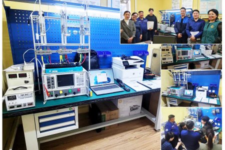 Манай компани Сэлэнгэ аймгийн СХЗХ-т 1 болон 3 фазын цахилгааны тоолуур шалгах ажлын эталон тоног төхөөрөмжийг хүлээлгэн өглөө.