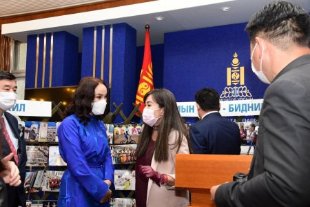 Ц.Мөнхцэцэг: Монгол соёл, монгол бичгээ хадгалан авч үлдэх нь монгол хүн бүрийн эрхэм үүрэг болоод байна