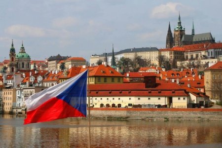 Бүгд Найрамдах Чех Улс дахь зуны сургалтын тэтгэлэгт хөтөлбөр зарлагдлаа