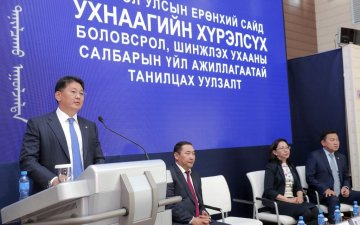 У.ХҮРЭЛСҮХ: Монгол хүүхэд эх орныхоо хаана сурч байгаагаас үл хамааран ижил түвшинд чанартай боловсрол эзэмших ёстой