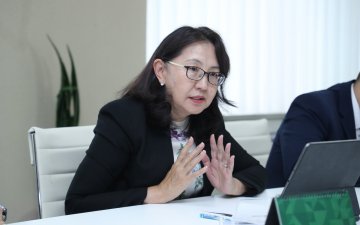 Боловсрол, шинжлэх ухааны яамны Төрийн нарийн бичгийн дарга Л.Цэдэвсүрэн ХБНГУ-ын Бундестагийн гишүүн Андреас Ларемтай уулзав