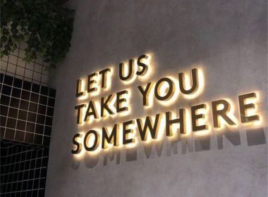 Лед гэрэлтэй тэмдэг