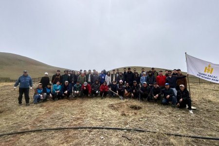 ЭДИЙН ЗАСАГ, ХӨГЖЛИЙН ЯАМНЫ АЛБА ХААГЧИД “ТЭРБУМ МОД” ҮНДЭСНИЙ ХӨДӨЛГӨӨНИЙ ХҮРЭЭНД МОД ТАРИЛАА