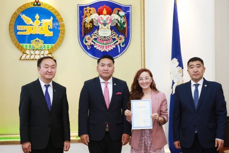 Төрийн бус өмчийн цэцэрлэг, сургуулиудад сургалт эрхлэх тусгай зөвшөөрөл гардууллаа