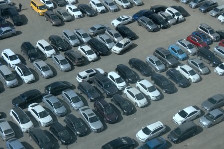 Нийслэлийн хэмжээнд нийт 1800 байршилд 113 мянга автомашин зогсох зогсоол байна