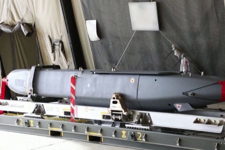 Украины арми Их Британийн илгээсэн “Storm Shadow” алсын тусгалтай далавчит пуужингаар анх удаа ОХУ-ын газар нутагт цохилт өгөв