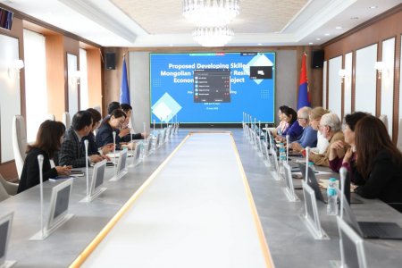 АЗИЙН ХӨГЖЛИЙН БАНКТАЙ ХАМТРАН КОЛЛЕЖУУДЫГ УР ЧАДВАРЫН ТӨВ БОЛГОН ХӨГЖҮҮЛЭХИЙГ ЗОРЬЖ БАЙНА
