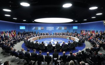 Нато-гийн эвслийн тэргүүн Йенс Столтонберг Украинд үзүүлэх зэр зэвсгийн тусламжаа зогсоохгүй хэмээн мэдэгджээ