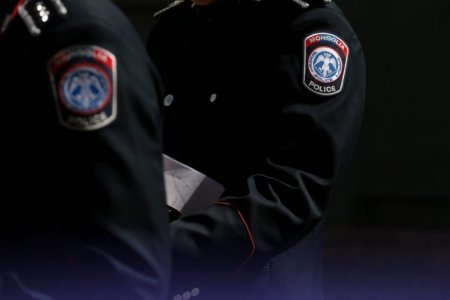 Цагдаагийн үнэмлэх үзүүлж, хяналтын камер шүүсэн иргэдийг шалгаж байна