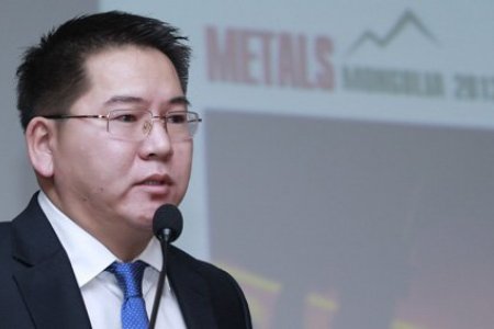 Эдийн засагч Л.НАРАНБААТАР шилдэг НИЙГМИЙН ЗҮТГЭЛТНЭЭР тодорлоо