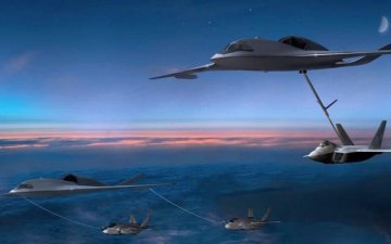 АНУ-ын тэнгисийн флот автомат жолоодлоготой дроноор байлдааны сөнөөгч онгоцыг агаарт шатахуунаар цэнэглэжээ