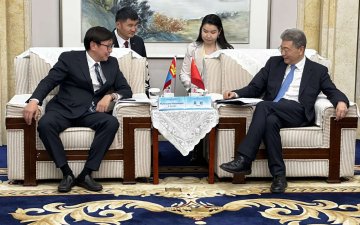 МОНГОЛЫН ИХ, ДЭЭД СУРГУУЛИУДЫН ЧАНАРЫН ҮНЭЛГЭЭ САЙЖИРЧ, БНХАУ-ААС “ХЭВИЙН” АНГИЛАЛД БАГТЛАА