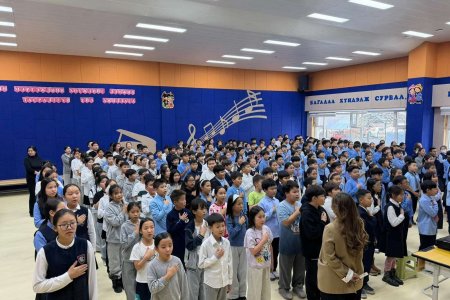 ЕРӨНХИЙ БОЛОВСРОЛЫН 911 СУРГУУЛИЙН  557,225 СУРАЛЦАГЧ ТӨРИЙН ДУУЛЛАА НЭГЭН ЗЭРЭГ ЭГШИГЛҮҮЛЛЭЭ 