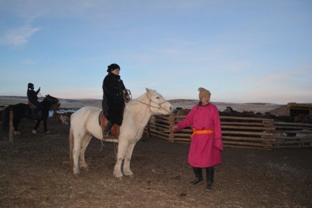 КИРГИЗСТАН УЛСЫН ТӨЛӨӨЛӨГЧИД МОНГОЛ МАЛЧНЫ ГЭРТ ЗОЧЛОВ