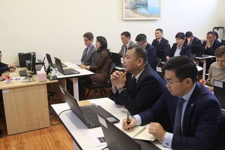 Төрийн албан хаагчийн сургалтын төвтэй боллоо