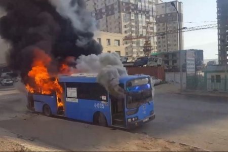 Зорчигч тээвэрлэж явсан автобус шатжээ